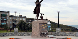 Памятник «Ждущая»