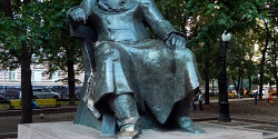 Памятник Крылову в Москве