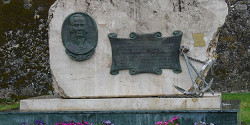 Памятник адмиралу Ушакову на Корфу