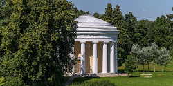 Храм Дружбы в Павловске