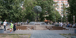 Фонтан «Адам и Ева»