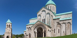 Храм Баграта