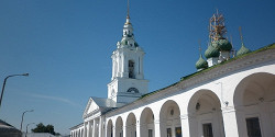 Красные ряды и церковь Спаса Всемилостивого