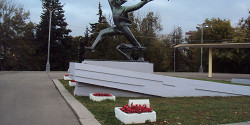 Памятник Мальчишу-Кибальчишу в Москве