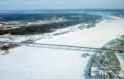 Красавинский мост через реку Кама зимой, Пермь