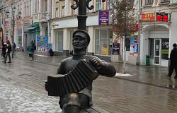 Памятник саратовской гармошке, Саратов