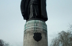 Окский сад, памятник Илье Муромцу