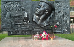Площадь Евгения Никонова, Тольятти