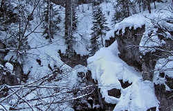 Водопад Атыш зимой