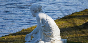 Почему древние статуи были цветными, а мы думаем, что белые