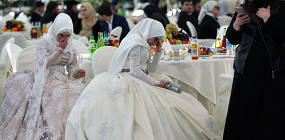 Красть невест, не снимать папаху и пить бузу: 10 удивительных традиций на Кавказе