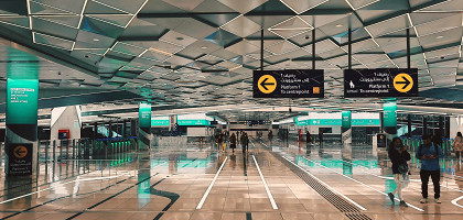 Интерьер станции метро Dubai Expo