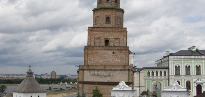 Падающая башня Сююмбике, Казань