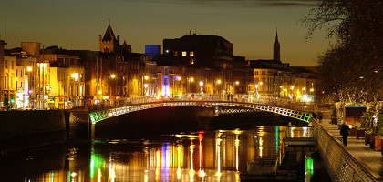 Вечером на мосту Ha'Penny, Дублин