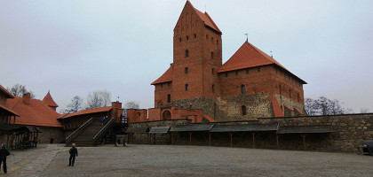 На территории Тракайского замка, Литва