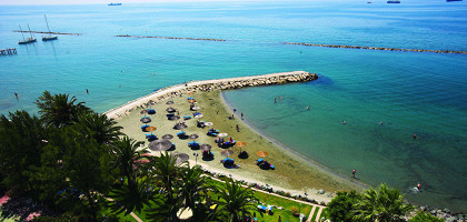 Пляж отеля Limassol Beach в Лимассоле