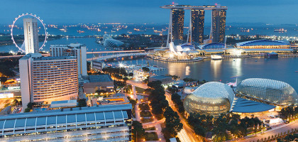Красивый вид на вечерний Сингапур