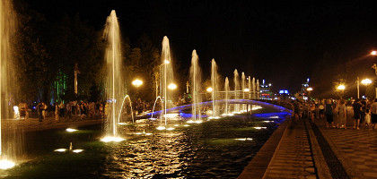 Батумские фонтаны ночью
