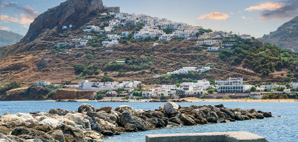Вид на остров Скирос в Спорадах, острова Северного Эгейского моря, Греция