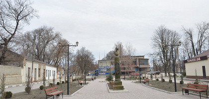Памятник Суворову на улице Луначарского, Белогорск