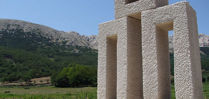 Глаголица, буква Люди - Бащанский путь глаголицы, Крк