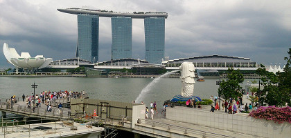 Парк Мерлиона с видом на Marina Bay Sands, Сингапур