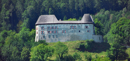Замок Штауфенек