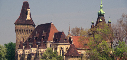 Парк Варошлигет, замок Вайдахуняд