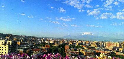 Вид на Арарат и центр Еревана