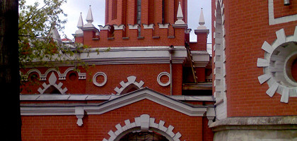 Петровский Путевой (Подъездной) дворец, башня при воротах