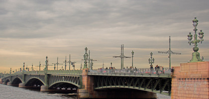 Вид на Троицкий мост в Санкт-Петербурге