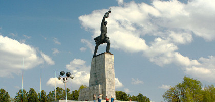 Монумент воинам ВОВ, павшим в боях с фашистскими войсками на Перемиловской высоте