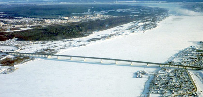Красавинский мост через реку Кама зимой, Пермь