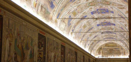 В библиотеке Ватикана, Рим