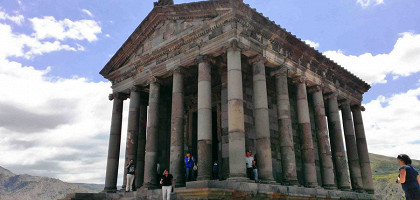 Величественный храм Гарни, Ереван