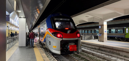 Trenitalia поезд, Апулия, Италия