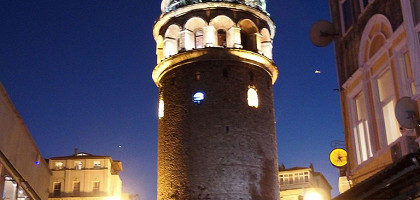 Галатская башня в вечернем освещении
