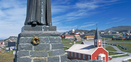Статуя Ганса - основателя Нуука, Гренландия 
