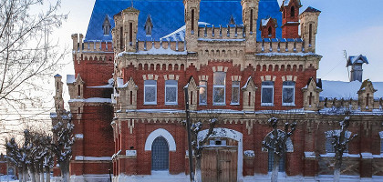 Конный завод Старожилово; конюшня фон Дервизов, вид с торца