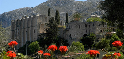 Вид на аббатство Беллапаис, Северный Кипр