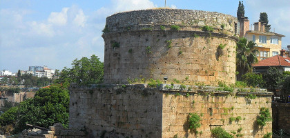 Башня Хыдырлык, римское сооружение II века н. э.