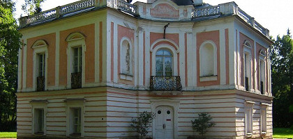 Дворец Петра III, Ломоносов