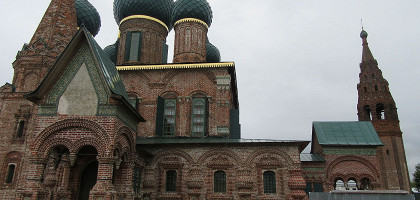 Церковь Иоанна Златоуста в Ярославле, крыльцо