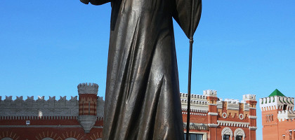 Памятник Алексию II