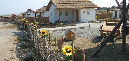 Дворик в этнопарке Атамань, Тамань