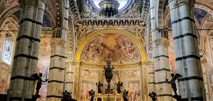 Внутренние красоты Сиенского собора, Италия