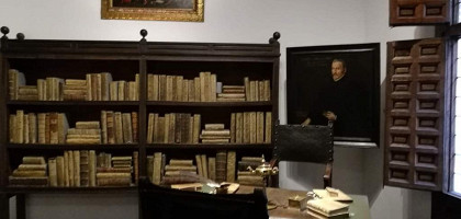 Богатая библиотека в доме-музее Лопе де Вега в Мадриде