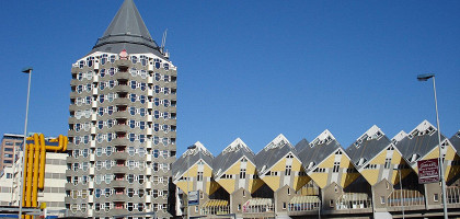 Вид на Кубический дом в Роттердаме