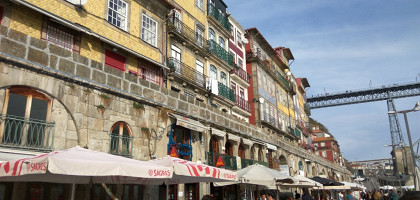 Многоэтажные домики в центре Порту