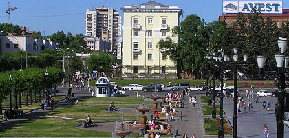 Аллея малых фонтанов на площади Ленина в Хабаровске